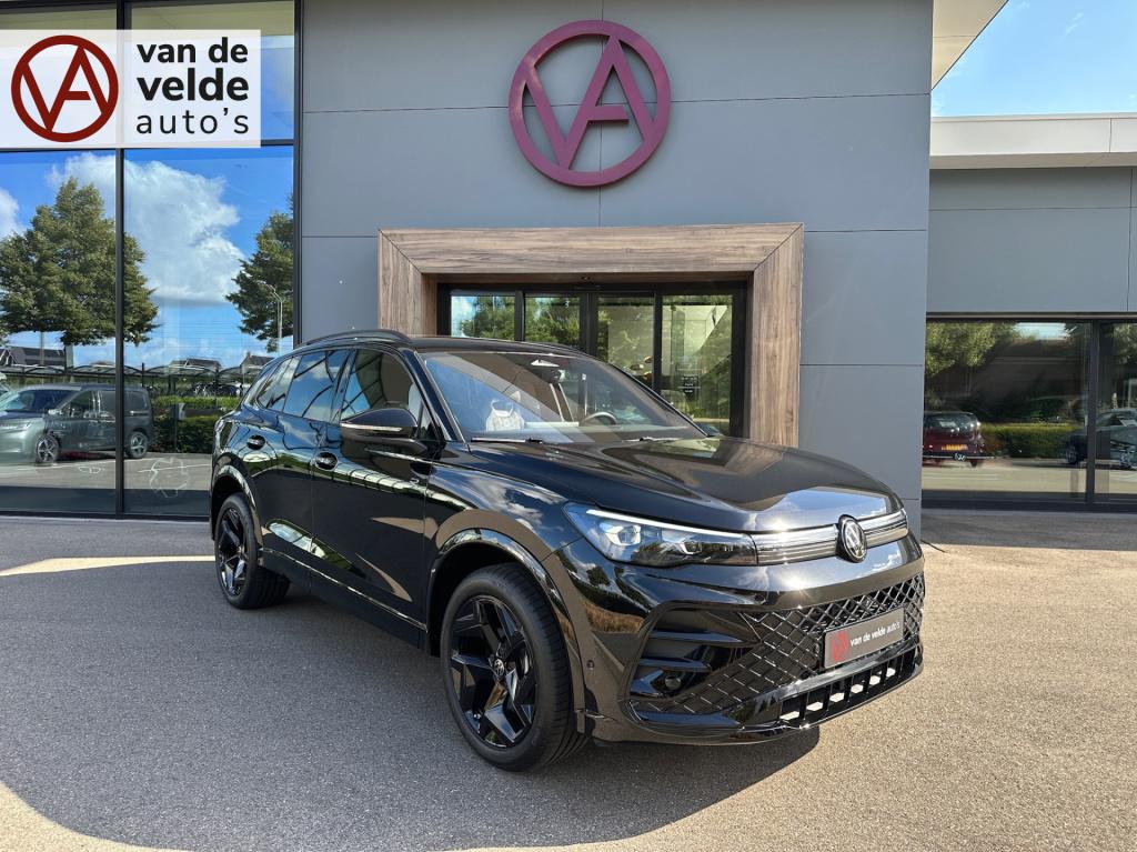 Volkswagen Tiguan 1.5 ehybrid r-line | black line | 360 camera | trekhaak |