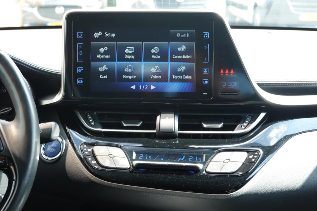 Toyota C-hr 1.8 hybrid adventure