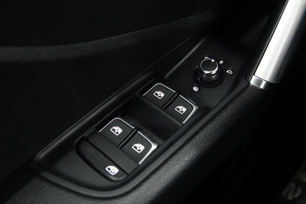 Audi Q2 1.0 tfsi sport | stoelverw. | led | pdc | 19" |