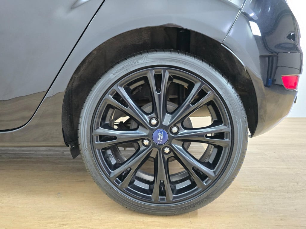 Ford Fiesta occasion met cruisecontrol en bluetooth connecten | tweedehands