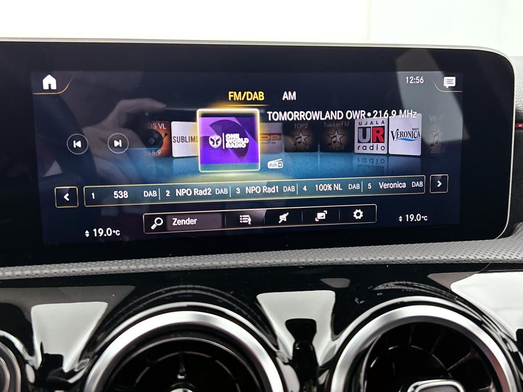 Mercedes-Benz A-Klasse 180 business solution amg | amg line | stoelverwarmi