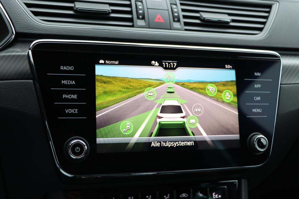 Skoda Superb combi 1.4 tsi iv sportline 218pk dsg6