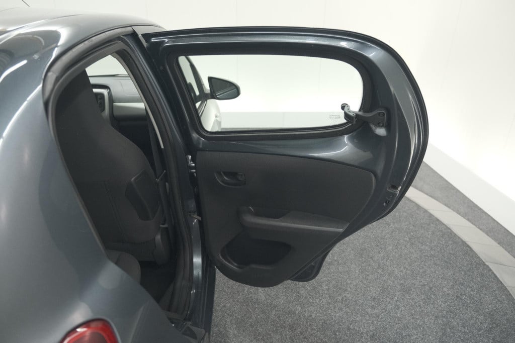 Peugeot 108 1.0 e-vti blue lion | airco | bluetooth | elektrische ramen | 5