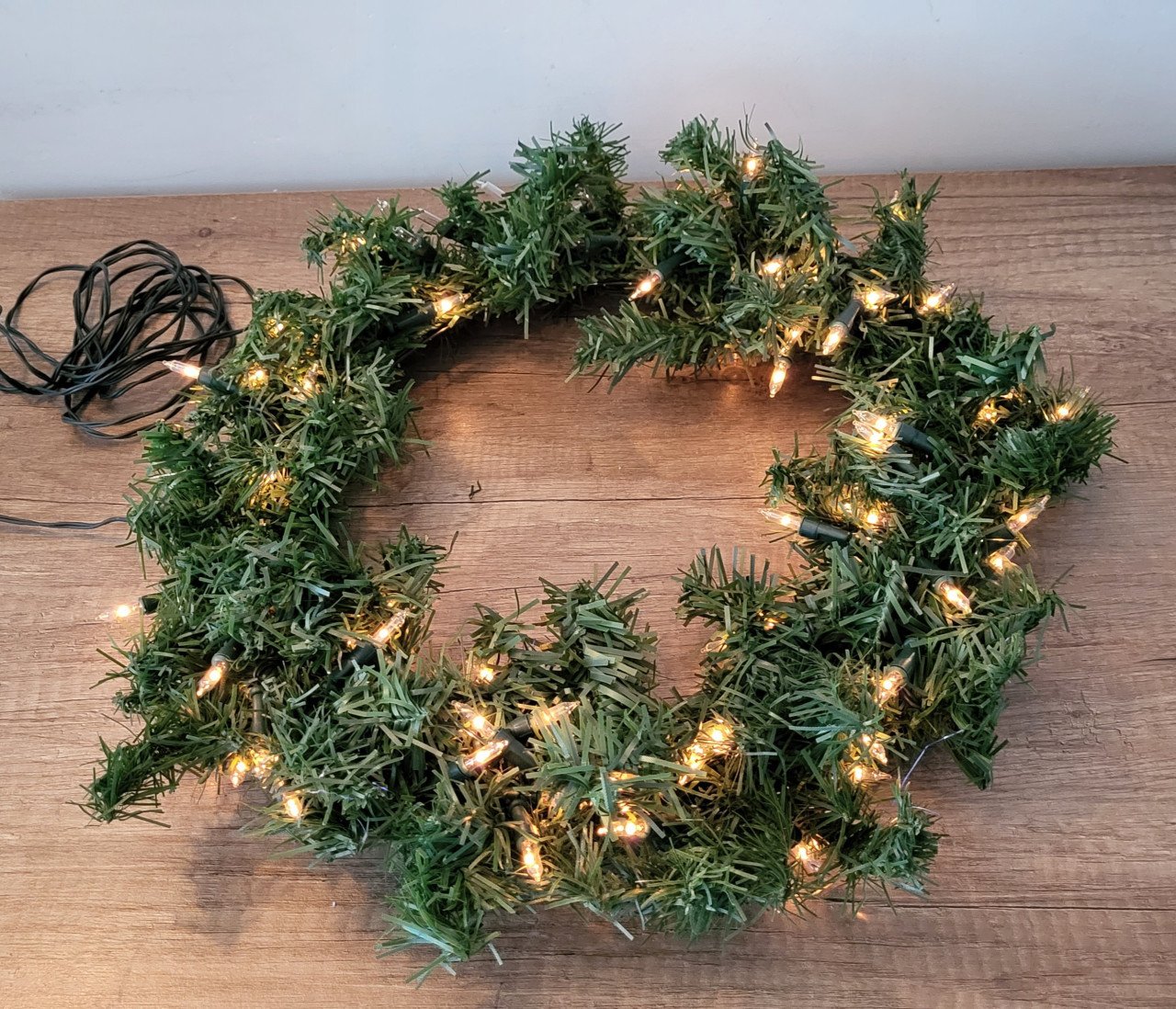 Vintage kerstkrans verlicht