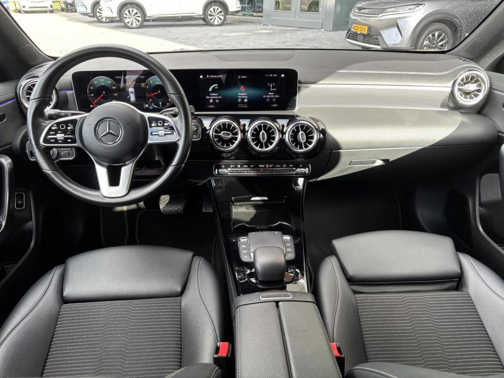 Mercedes-Benz Cla shooting brake 200 business solution luxury