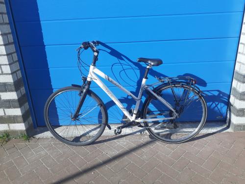Dames Sportfiets TREK wit 21-versnelling & GAZELLE 2 x