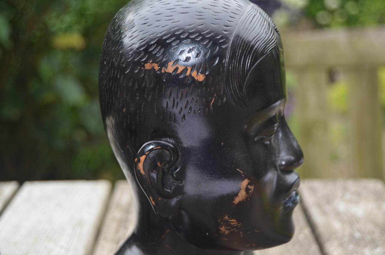 2 Balinese beelden 'hem en haar'.