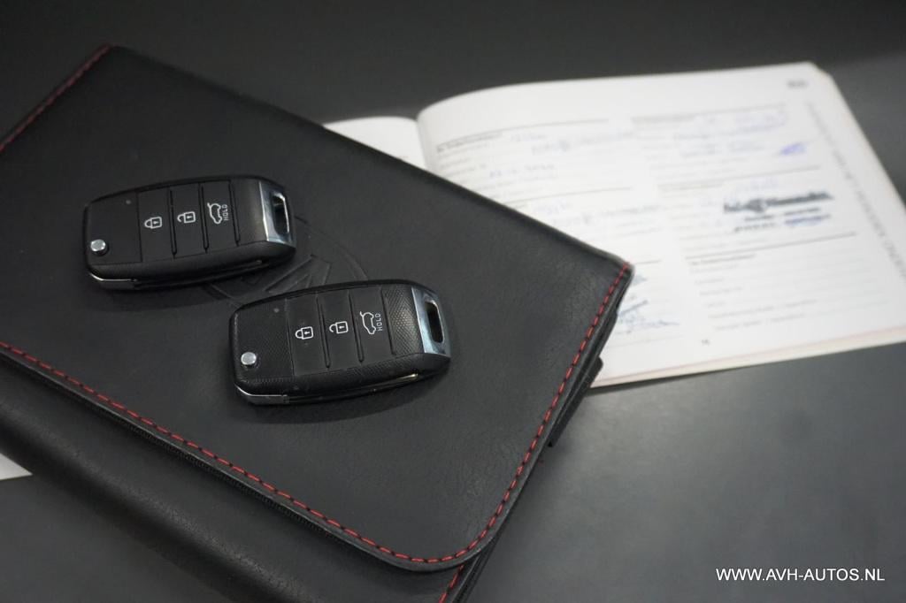 Kia Niro 1.6 gdi hybrid first edition