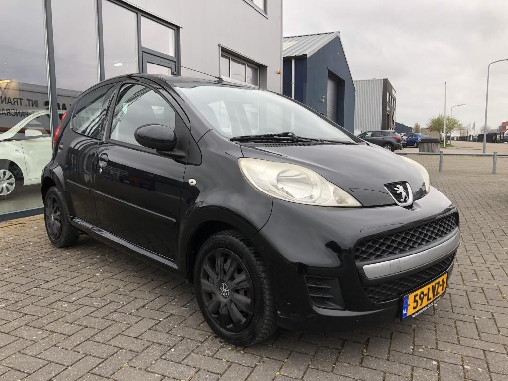 Peugeot 107 1.0-12v urban move