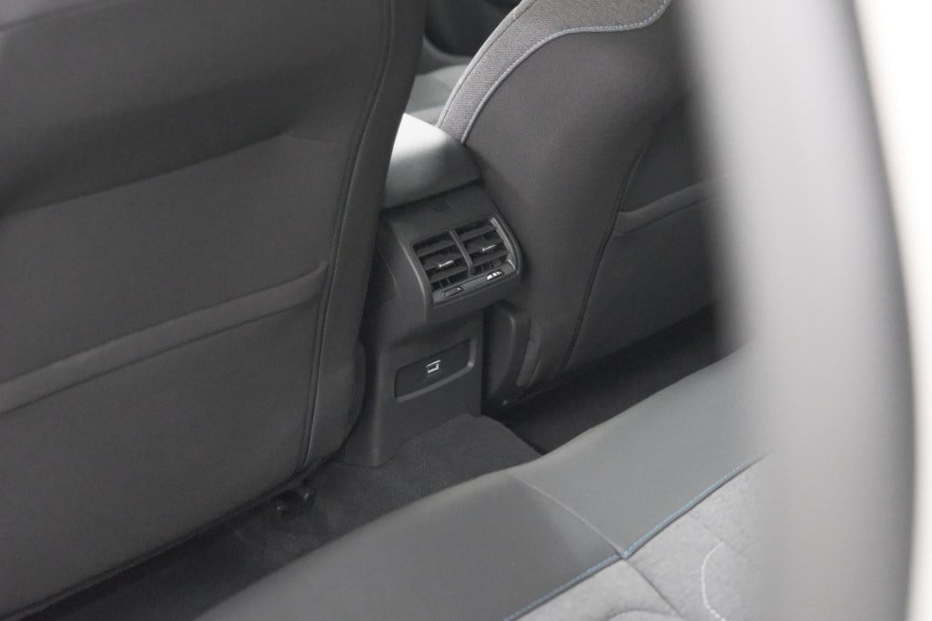 Citroen C4 puretech 130 eat8 feel edition | camera | apple carplay | parkee