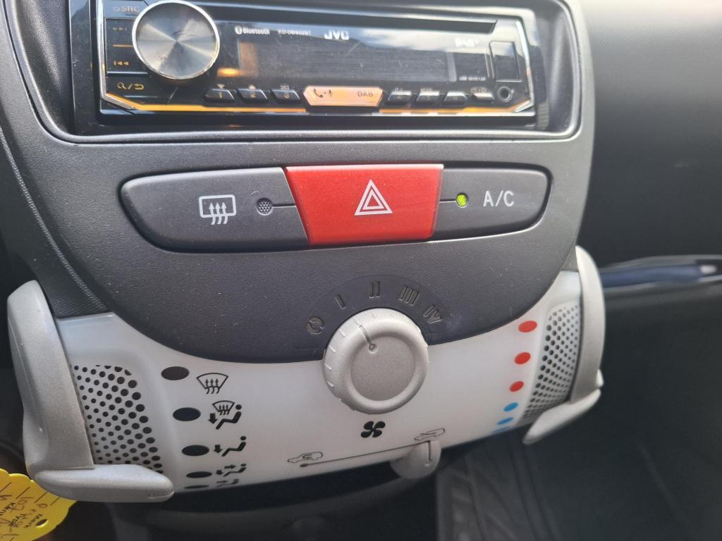 Peugeot 107 1.0i 12v active premium automaat 5-drs