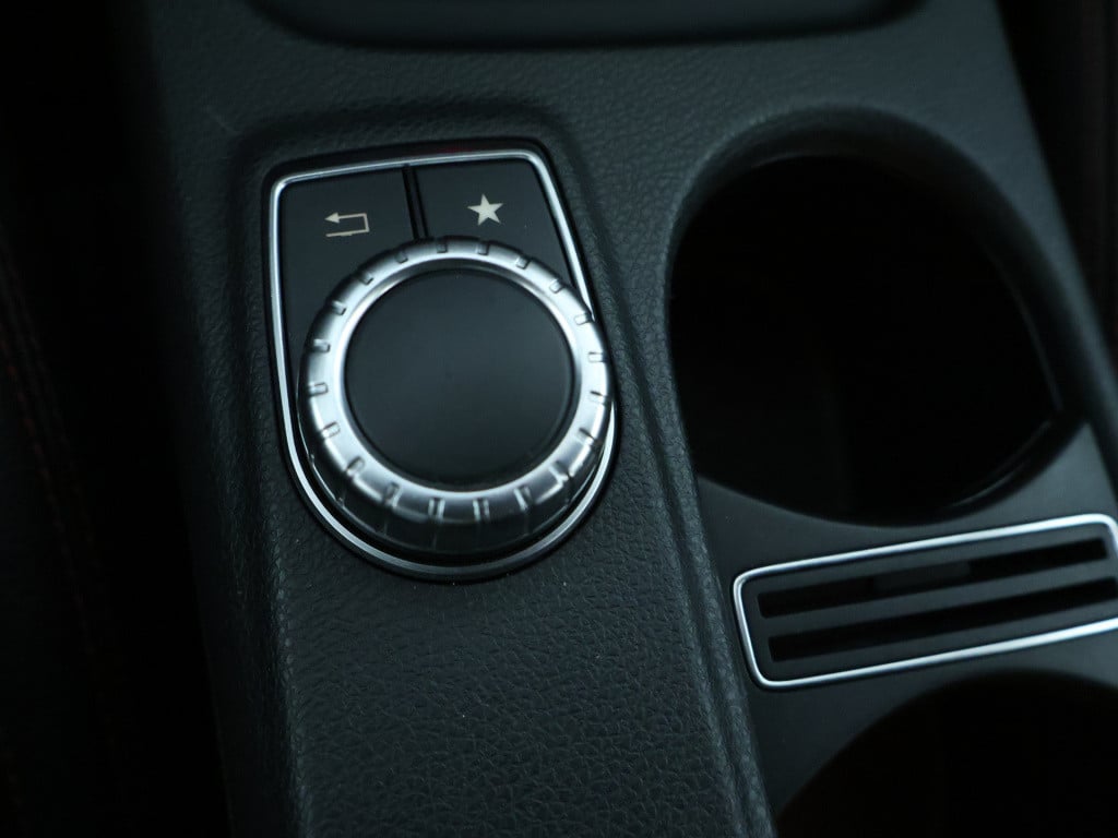 Mercedes-Benz A-Klasse 180 business solution amg | cruise control | stoelve