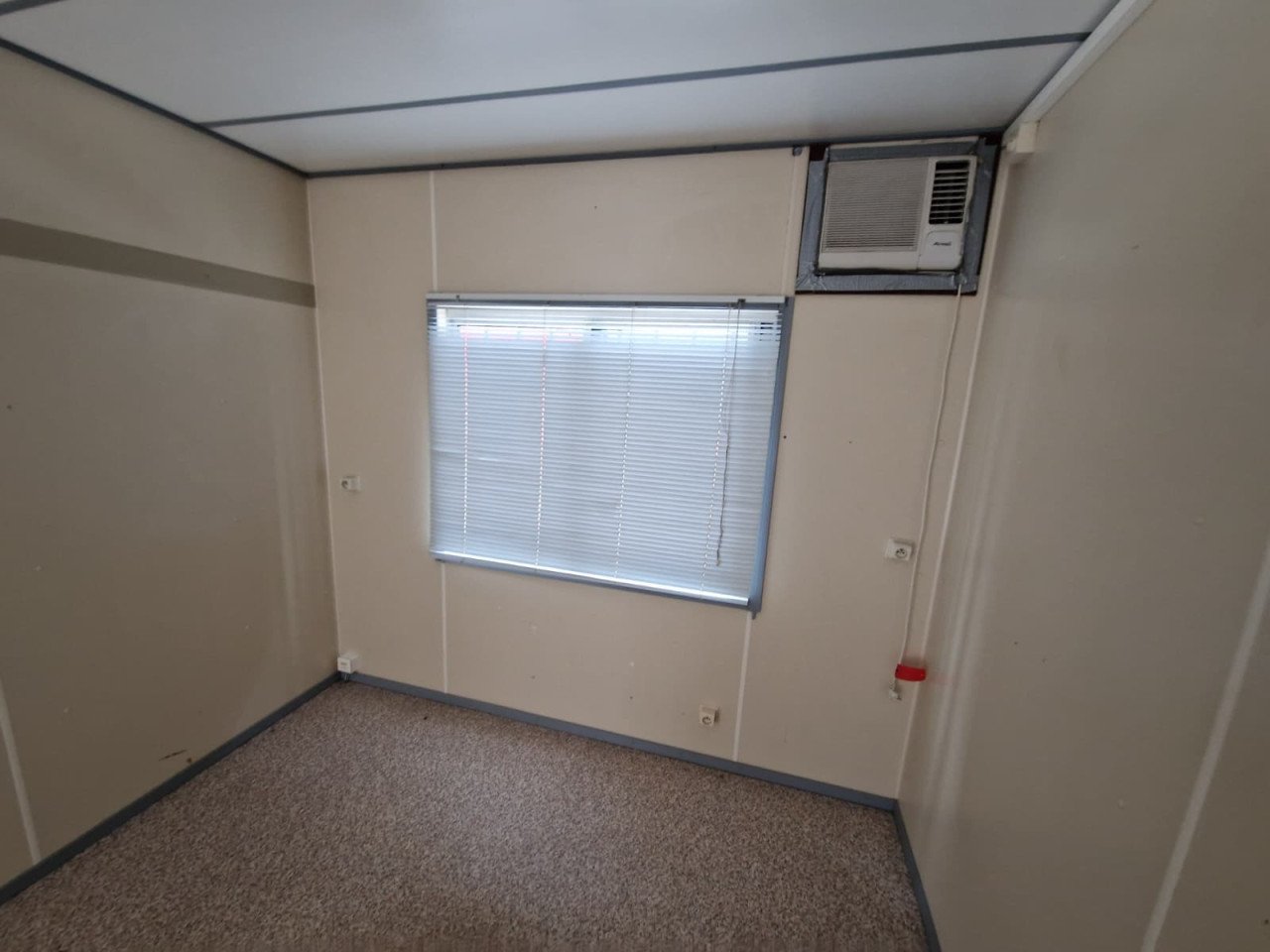 6x3m kantoorunit / woonunit / schaftkeet / bouwkeet