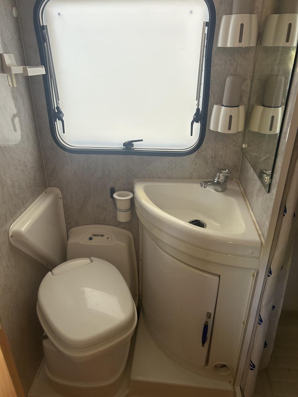 Camper fiat ducato elnagh 4 persoons met airco