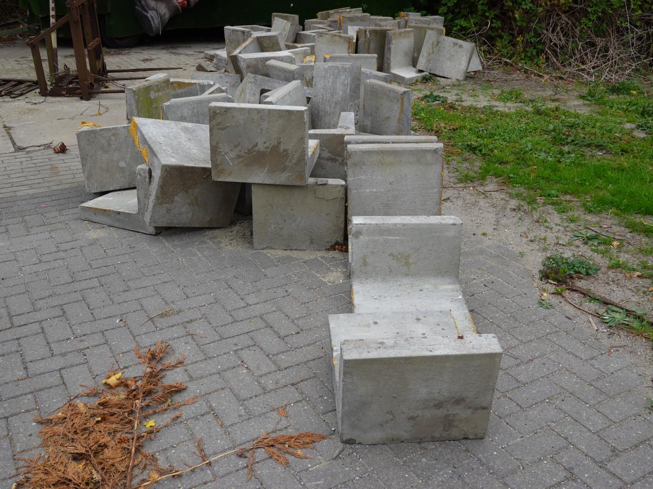 Partij betonnen keerwand te koop