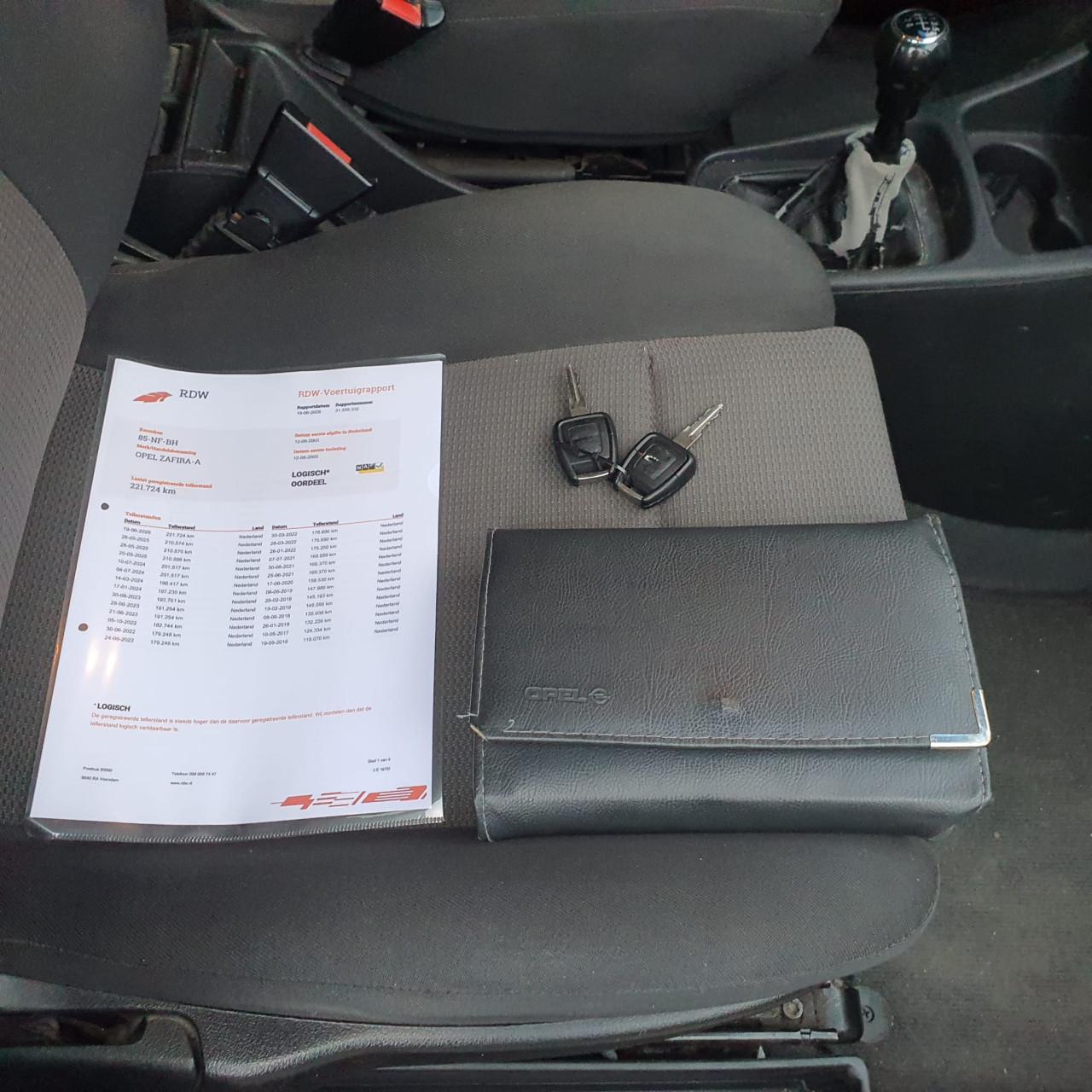 Opel Zafira 1.8-16V Elegance
