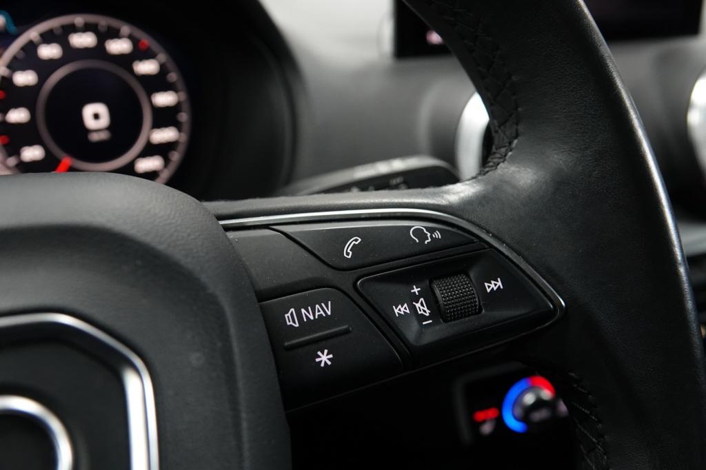 Audi Q2 35 tfsi s edition | keyless | acc | camera |