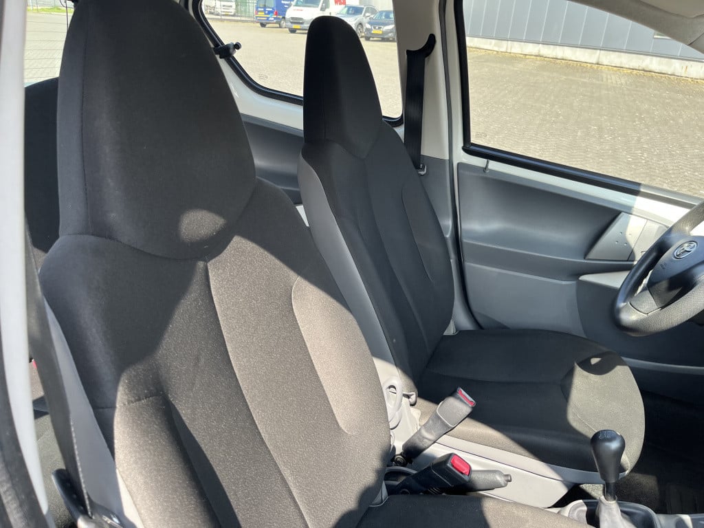 Toyota Aygo 1.0-12v cool 50 dkm