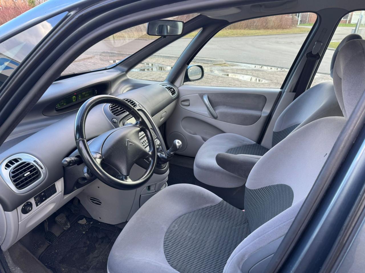 Citroen Picasso bj 2010  1400 euro