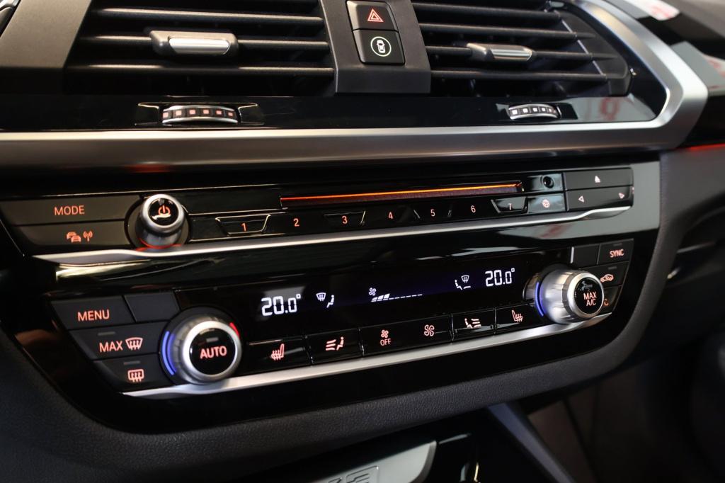 BMW X3 xdrive20i high executive nl auto, pano, trekhaak, stoelverw, led, el