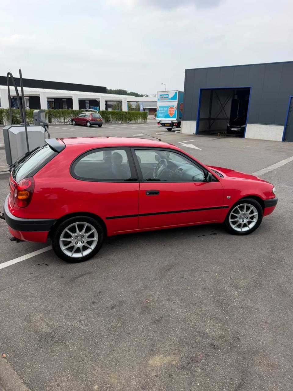 Toyota Corolla 1.4 Linea Terra 2000 rood