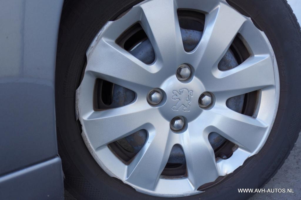 Peugeot 207 1.4 vti xs