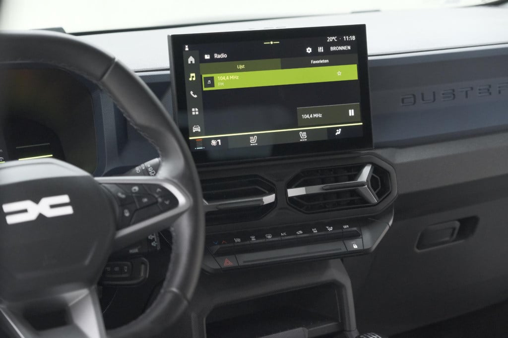 Dacia Duster mild hybrid 130 expression | camera | stoelverwarming | apple 