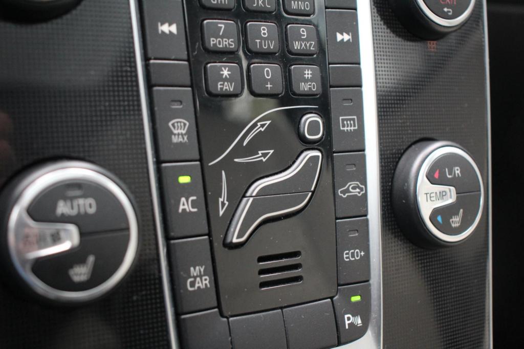 Volvo V40 1.5 t2 signature edition - leder - automaat - panoramadak - camer