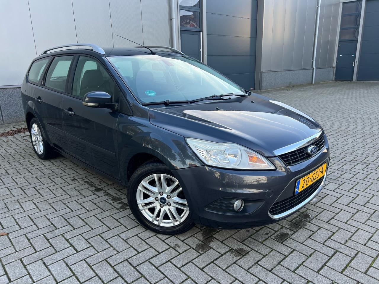 Ford Focus Wagon 1.6Ghia Airco/Pdc/trekhaak