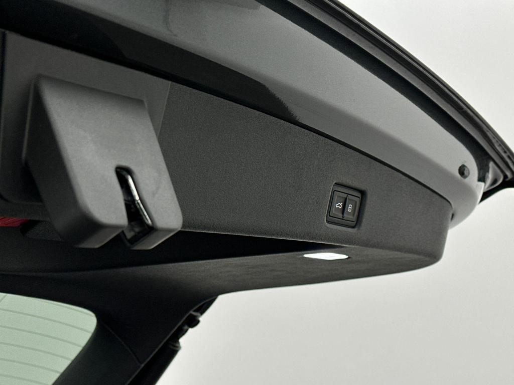 Audi Q5 s edition competition e-hybrid 270 kw / 367 pk suv
