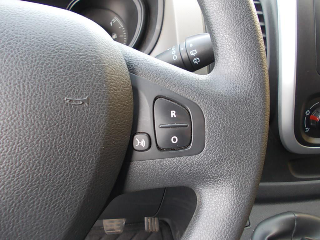 Renault Trafic 1.6 dci airco, navigatie, 3-zits, cr.control