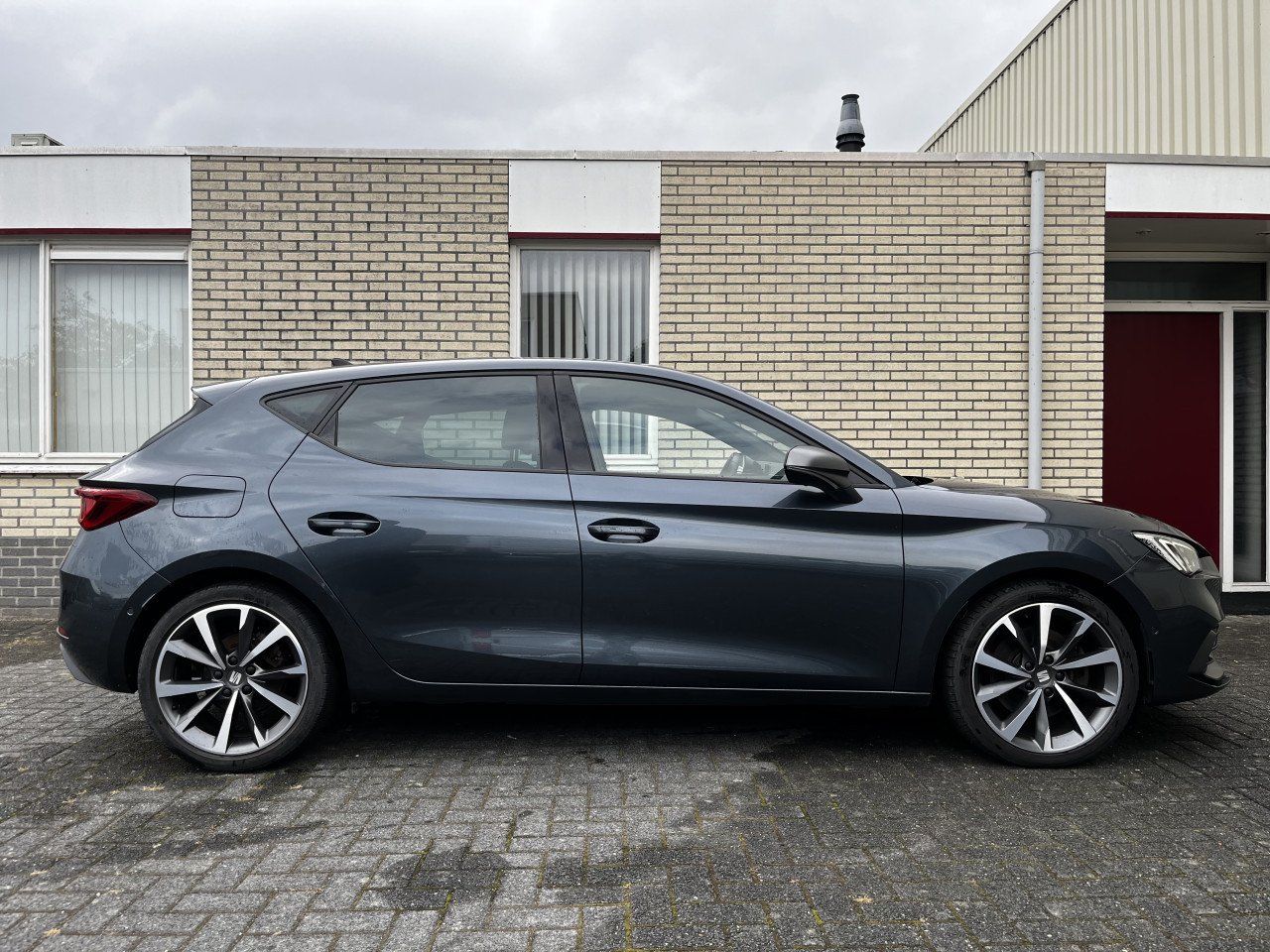 Seat Leon 1.5 eTSI FR Carplay, NIEUW APK, E-Hybride, Camera