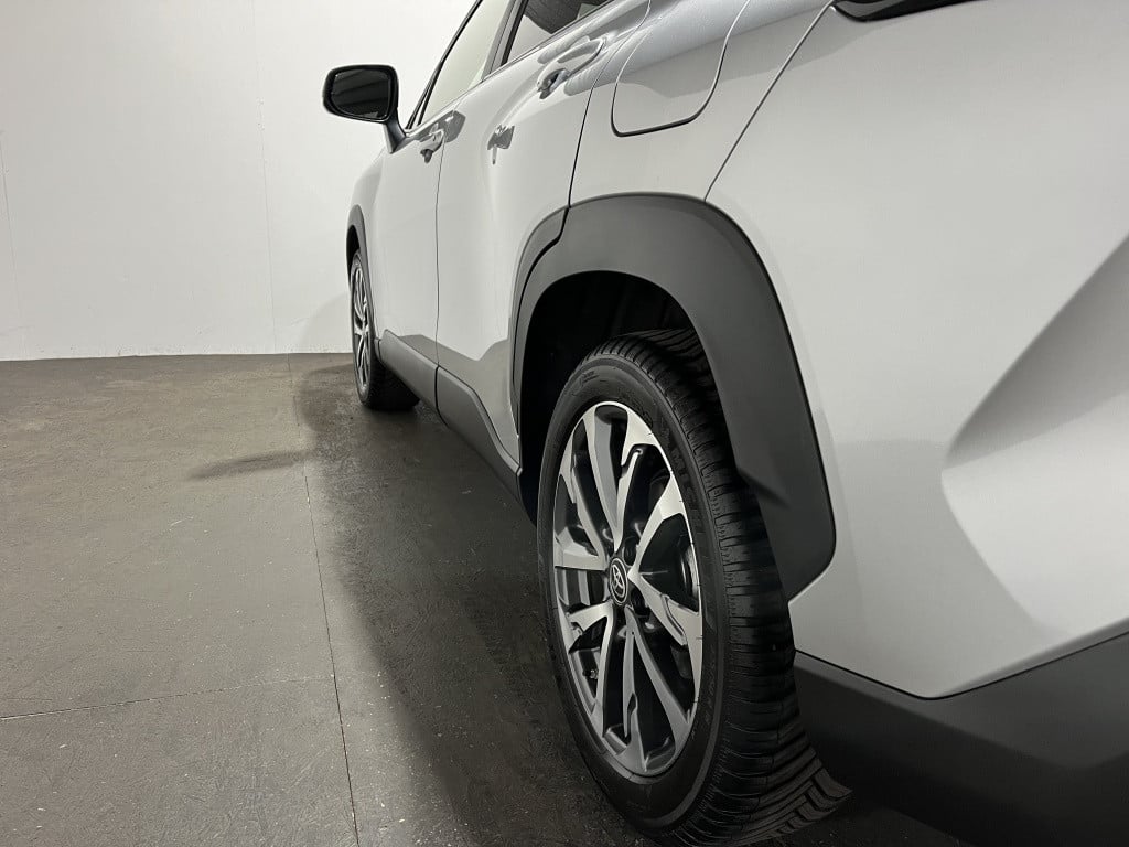 Toyota Corolla Cross 2.0 hp hybrid frist edition | bms | keyless | navi | t