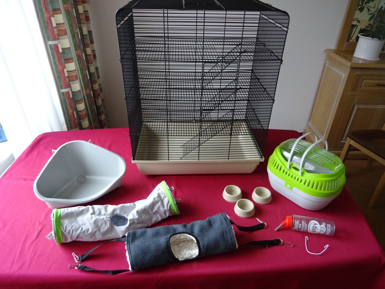 Knaagdierhok 58x38x71hoog.  Drie verdiepingen Z.g.a.n.
