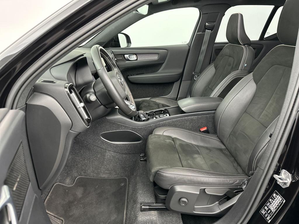 Volvo XC40 t5 262pk recharge r-design| pano| adap.cruise| 360camera