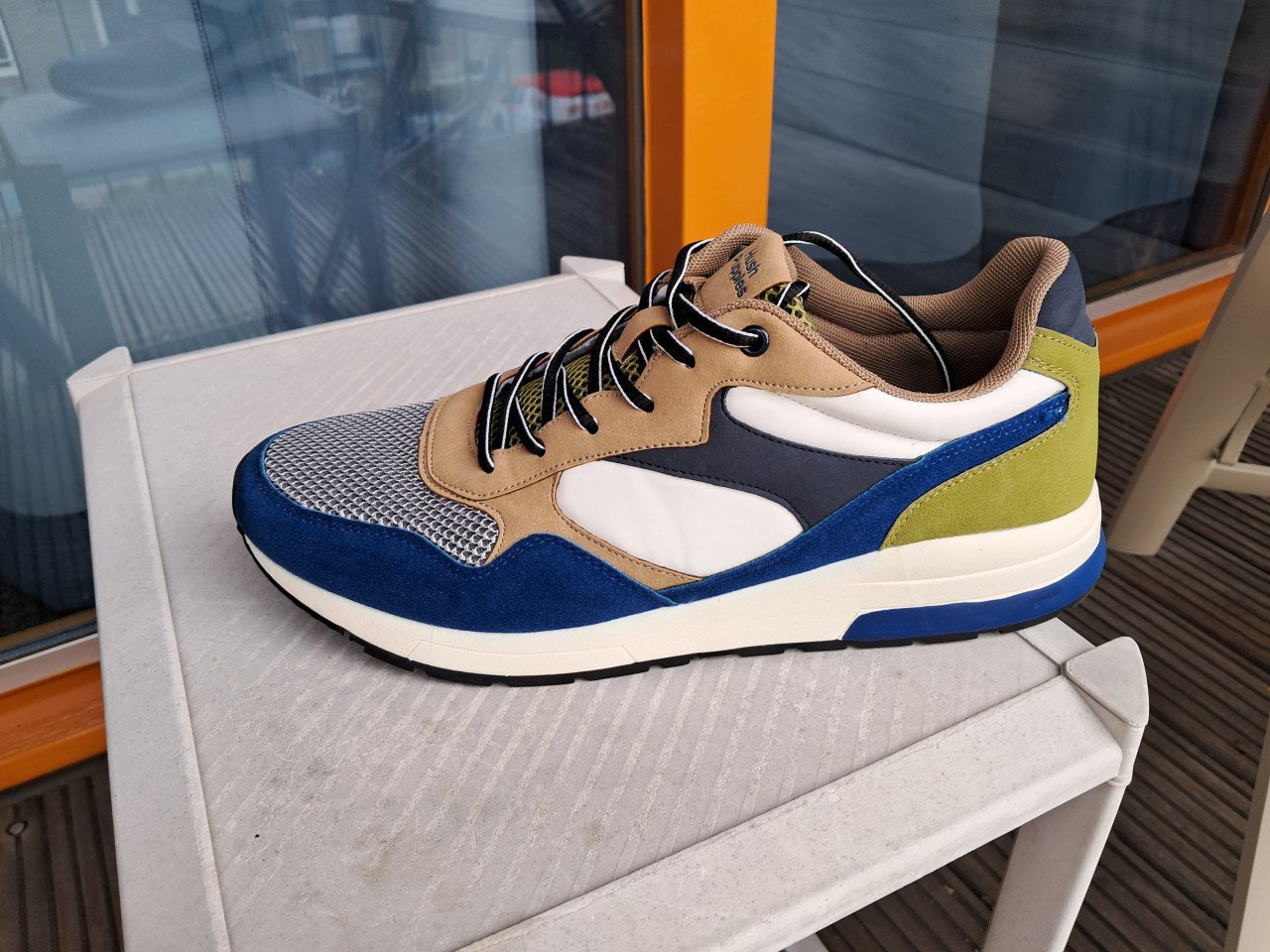 Schoen sneaker maat 43