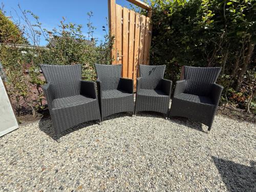4 terrasstoelen   antraciet kleur
