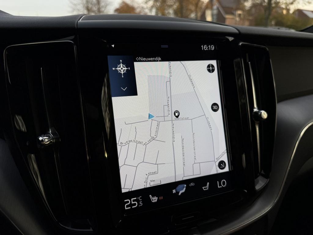 Volvo XC60 2.0 t4 momentum // 18.000km! //