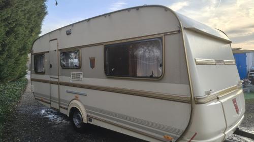 Tabbert Comtesse 515 met kenteken..Max.snelheid 100 km.h