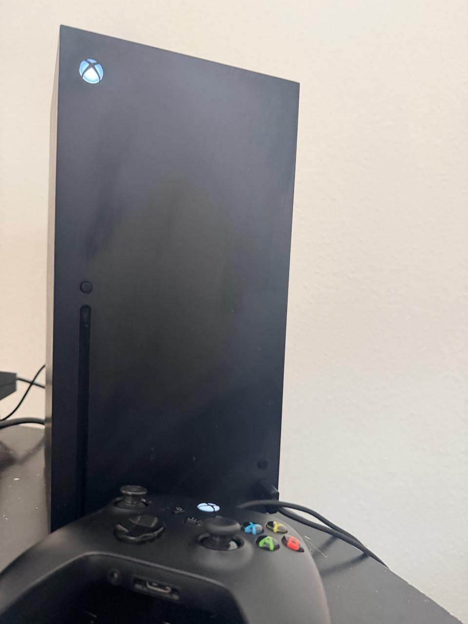 XBOX Series X 1TB + Controller