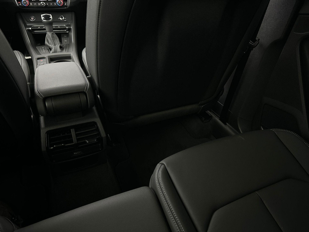 Audi Q3 s edition competition 35 tfsi 110 kw / 150 pk hatc