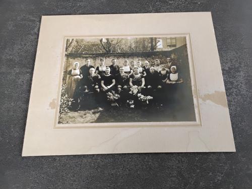 Foto op karton Walcherse familie in  klederdracht