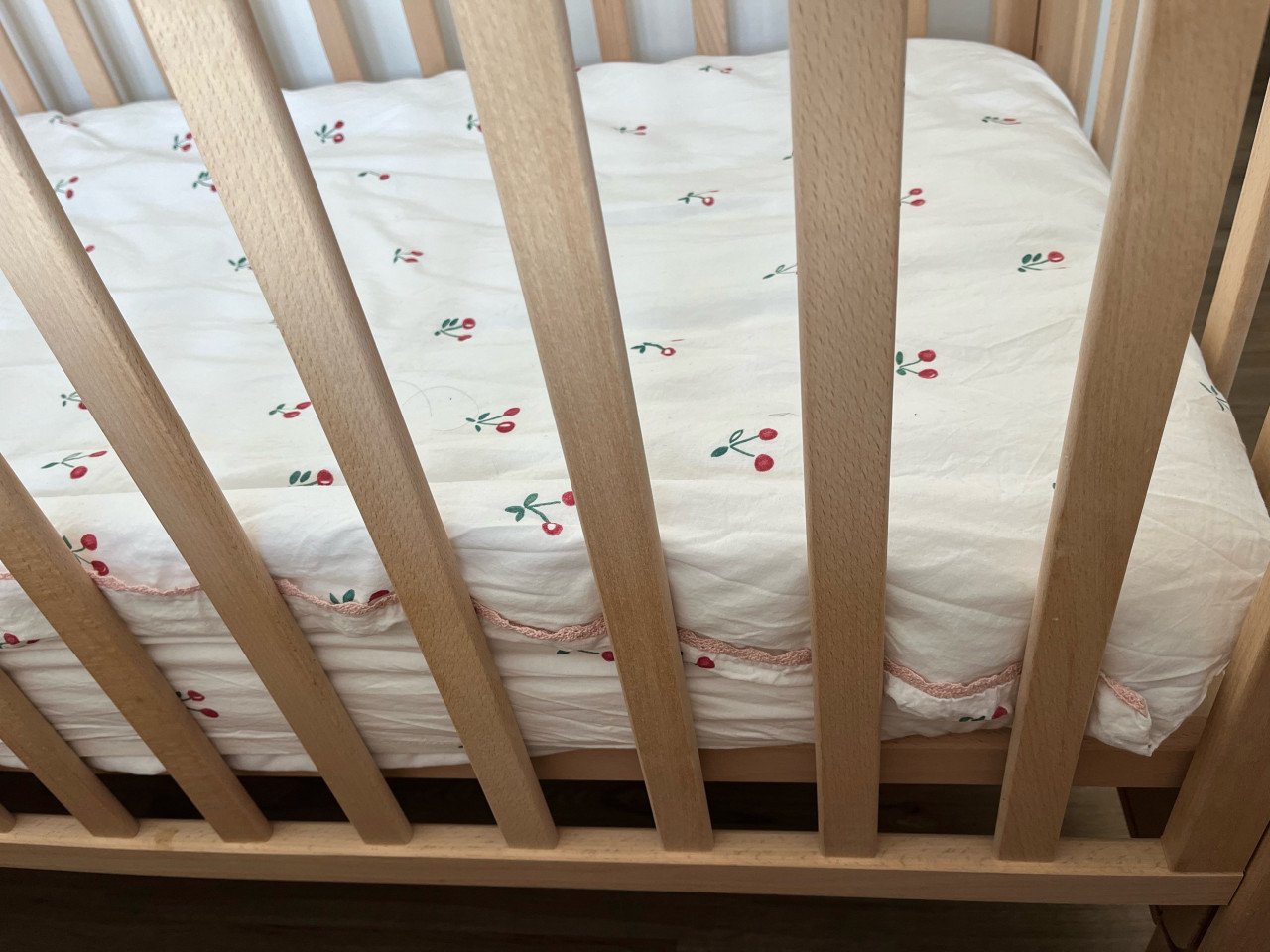 Babybed - co-sleeper & meegroeibed + matras + lakens