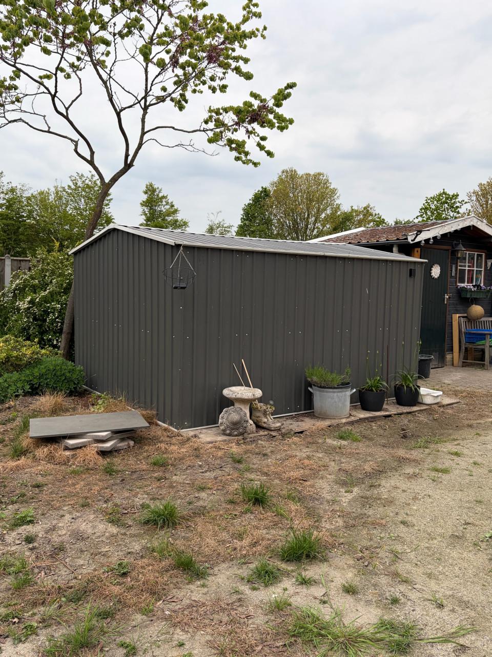 Metalen tuinschuur