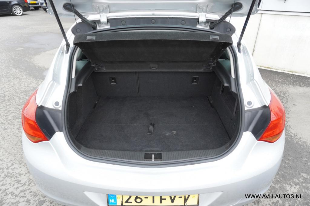 Opel Astra 1.4 turbo edition