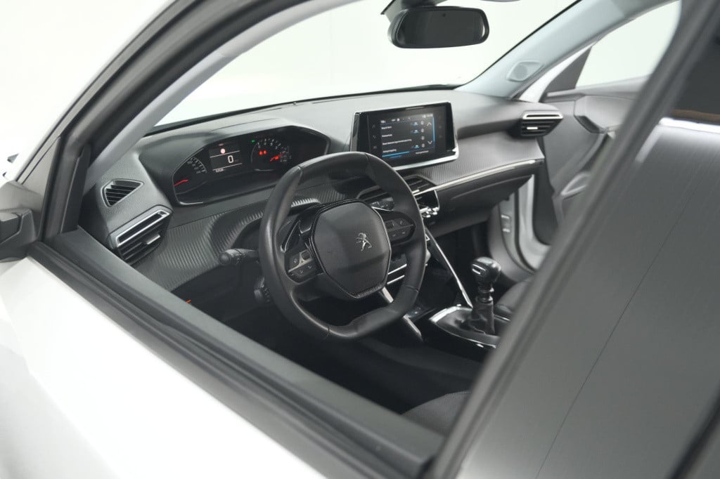 Peugeot 2008 puretech 102 allure pack | allseason banden | parkeersensoren 