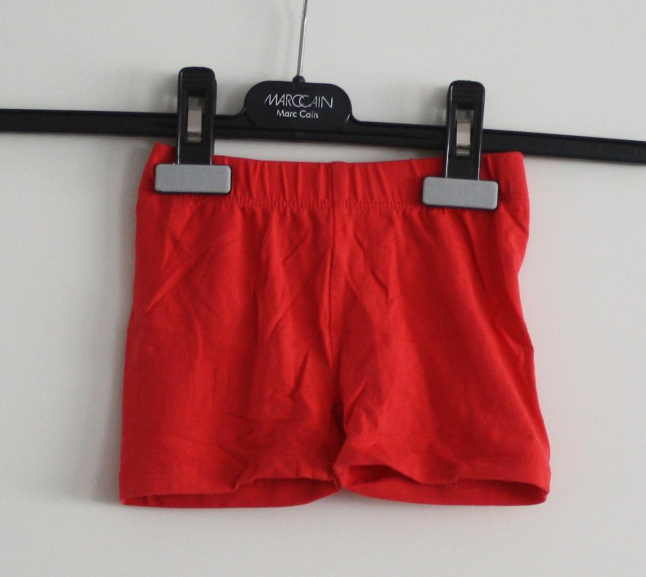 Rode korte broek maat 86-92