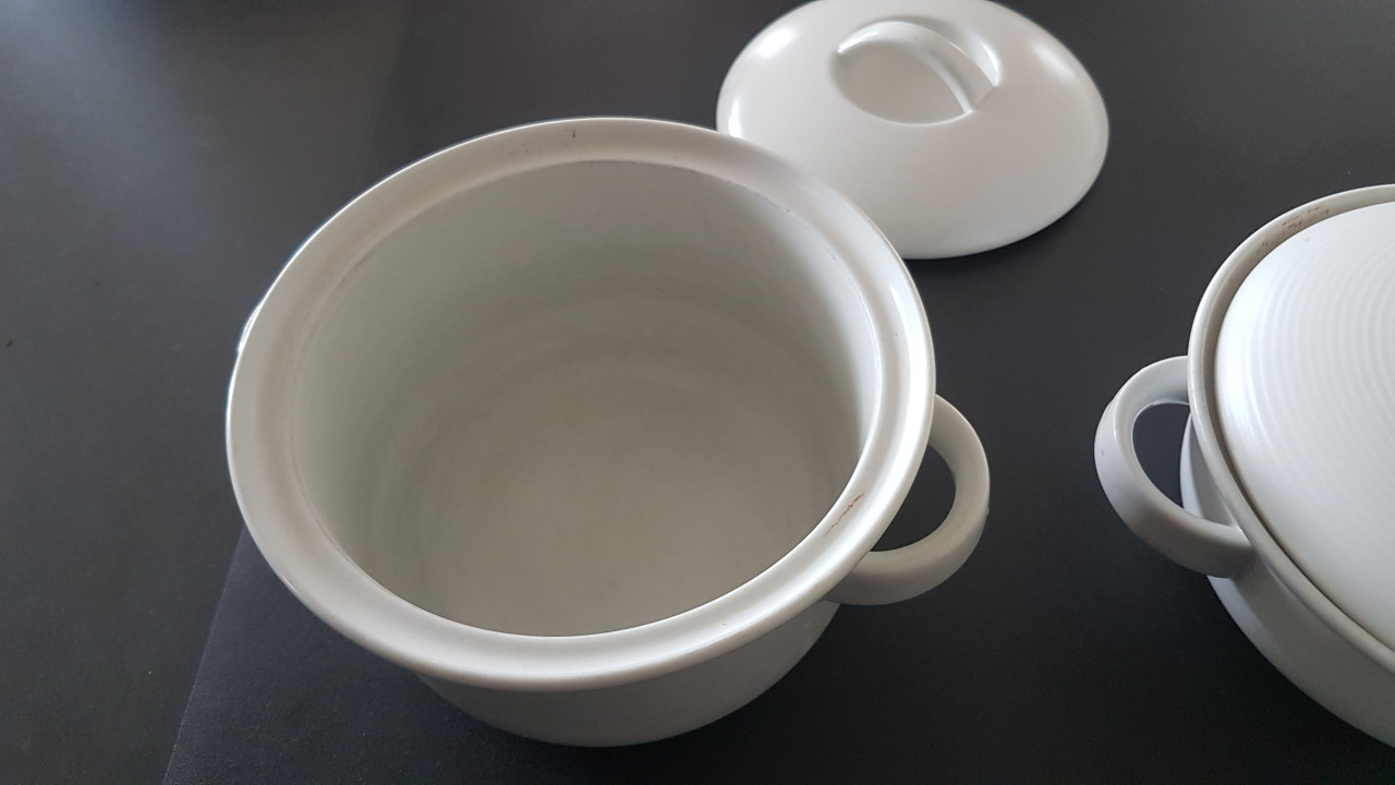 THOMAS TREND SERVIES