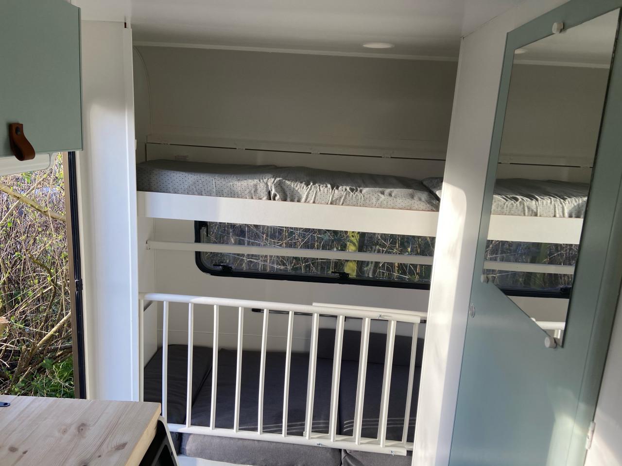 Opgeknapte adria caravan