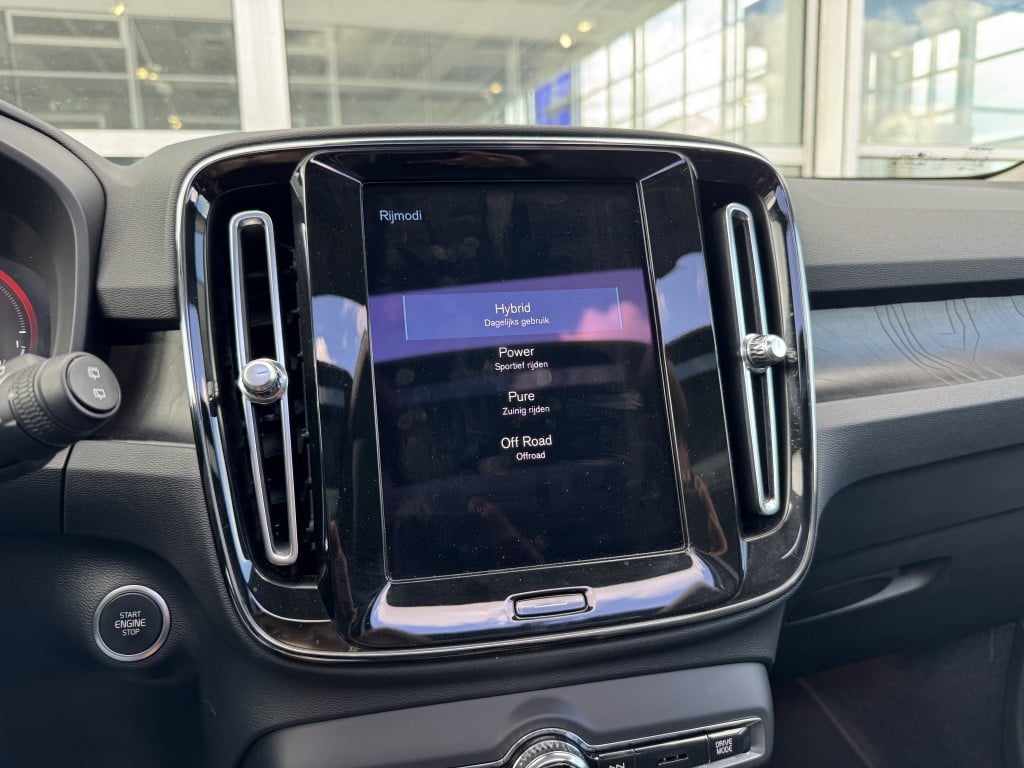 Volvo XC40 t5 262pk recharge ultimate bright| panodak| adap.cruise| leder|